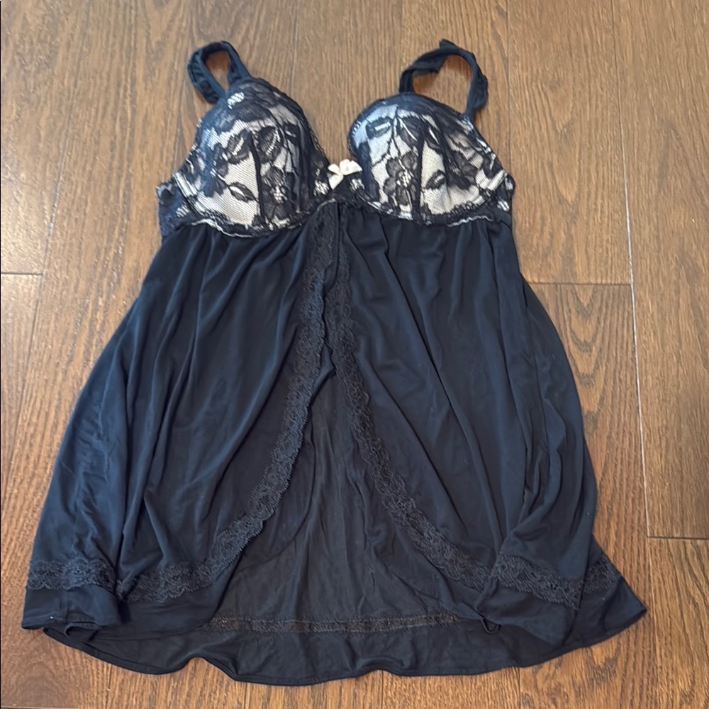 Victoria's Secret Black and Nude Lace Chemise 36C